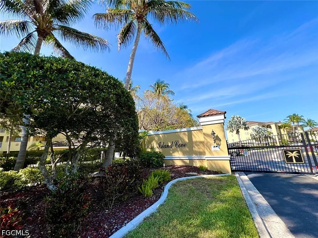 3 bed, 2.0 bath, 1395 sqft, $2,200 — Photo 3