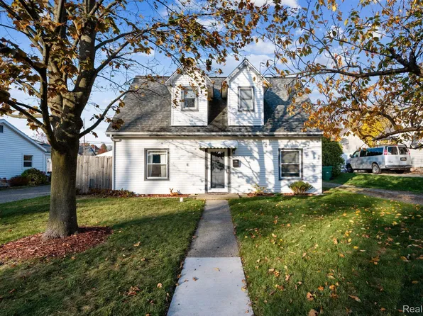 176 Kissane Ave, Brighton, MI 48116