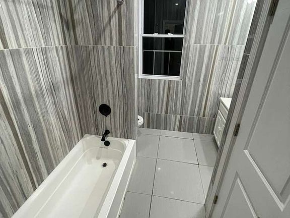 5th image of 43 N 16th St Floor 2