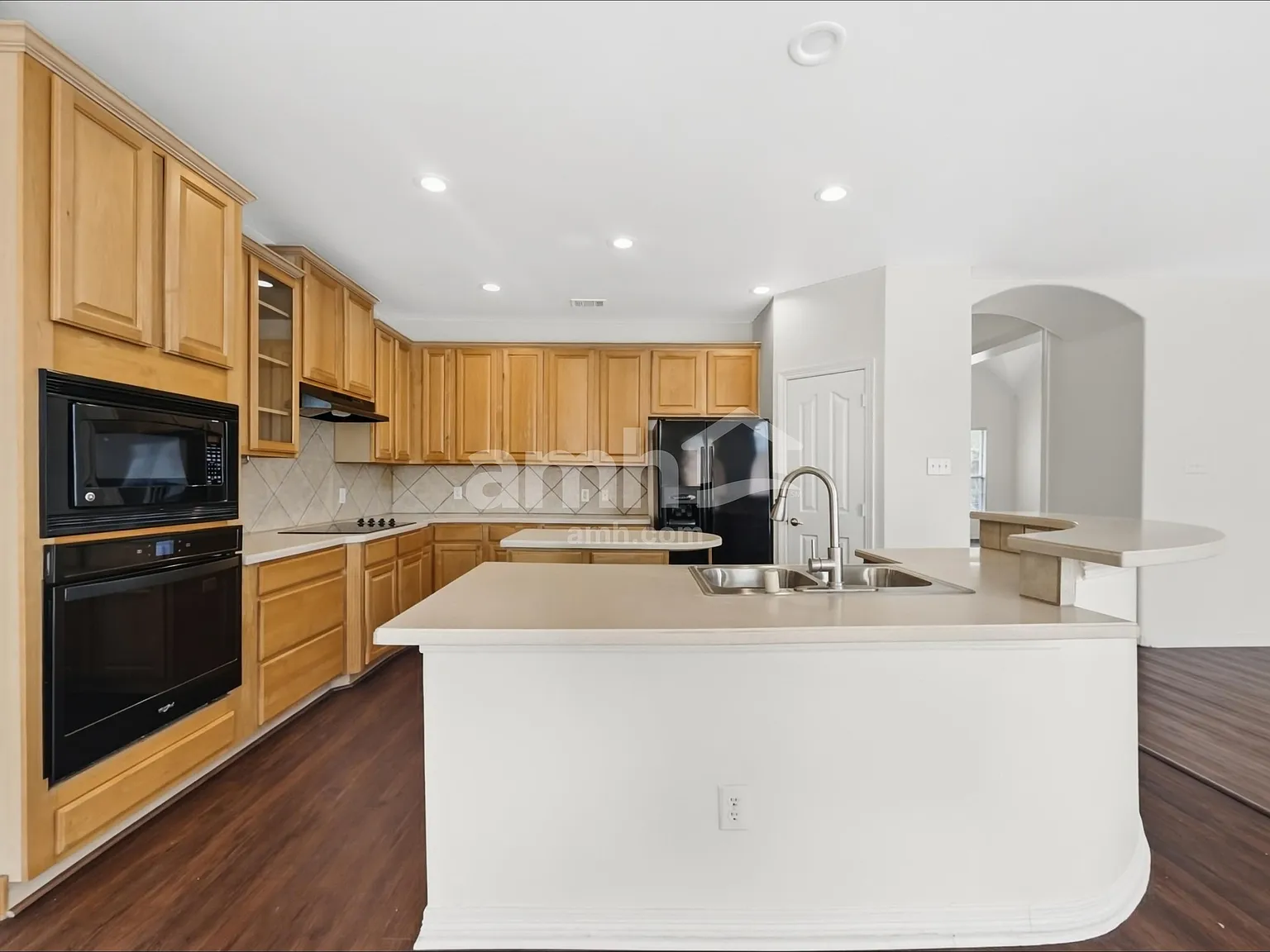 5 bed, 3.5 bath, 3872 sqft, $3,675 — Photo 4