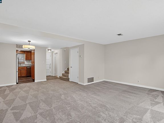 4th image of 1819 Wildbrook Ct APT C
