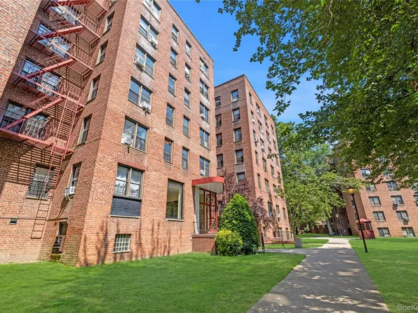 150-11 72nd Road #6E, Kew Garden Hills, NY 11367
