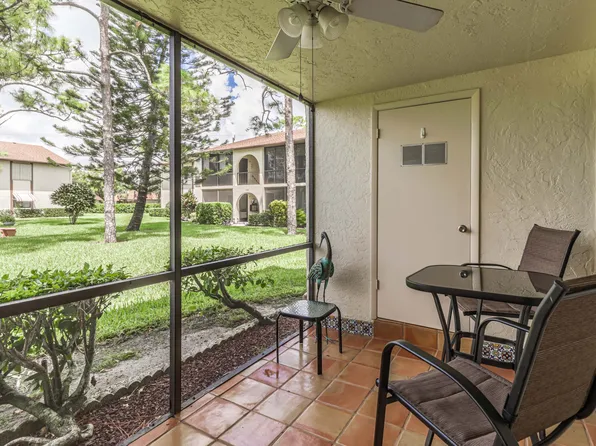 317 Knotty Pine Circle #A-1, Greenacres, FL 33463