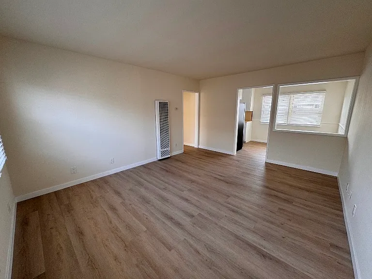 604 Hermosa Ave #A — Photo 4