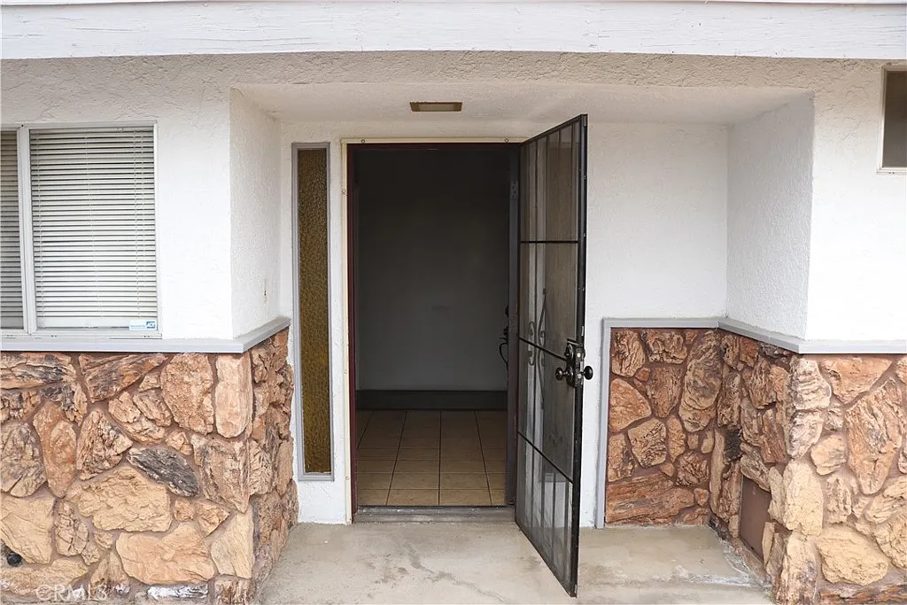 3 bed, 1624 sqft, $2,200 — Photo 3
