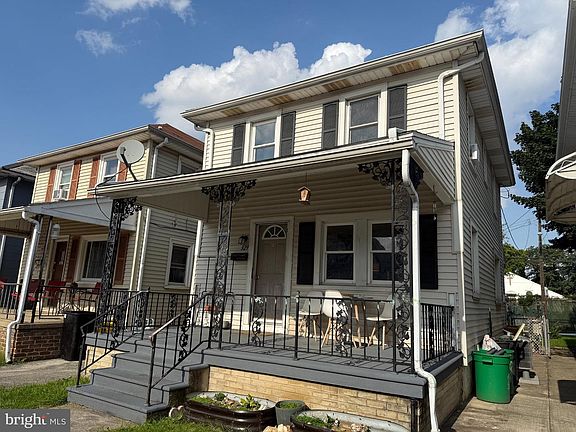 2nd image of 329 Warren St