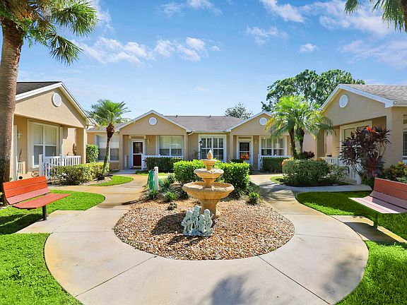 3rd image of 517 NW San Remo Circle