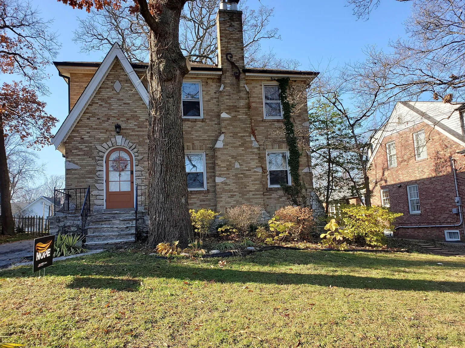 3 bed, 2100 sqft, $3,400 — Photo 1
