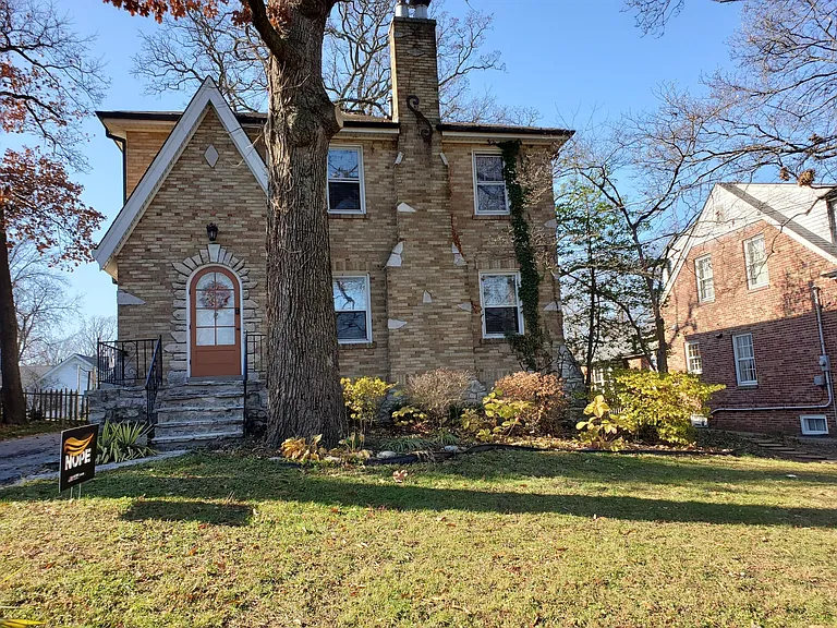 127 Parkland Ave — Photo 1