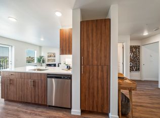 3060 NW 7th St #E102, Redmond, OR 97756