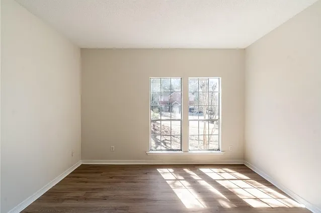 6762 Biltmore Ct — Photo 9