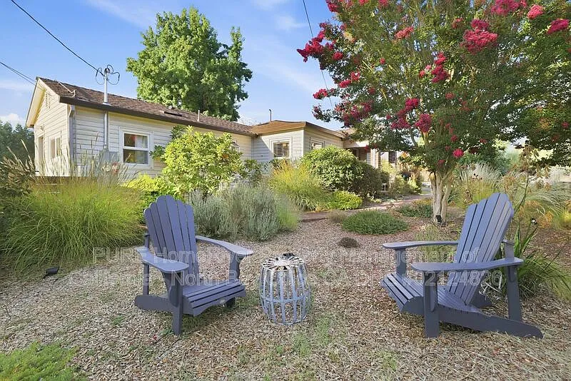 2 bed, 1.0 bath, 1100 sqft, $3,500 — Photo 2