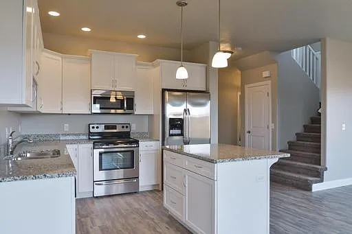 3947 Bella Vista Dr