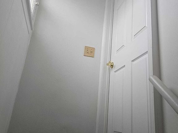 5th image of 433 Barlow Ave