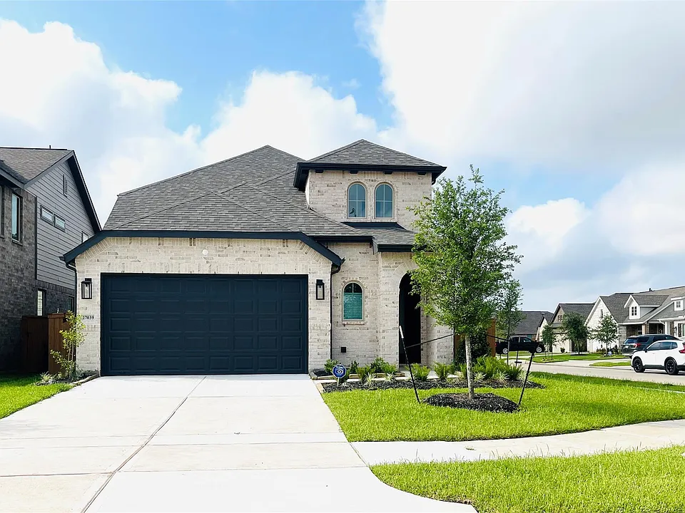 27039 Flower Isle Ln