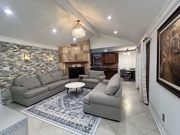 5th image of 5 Deerfoot Ct