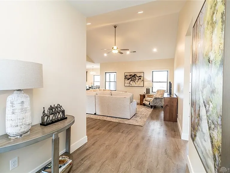1025 Baker Rd — Photo 3
