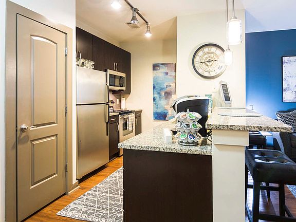 4th image of 880 Glenwood Ave SE #3554