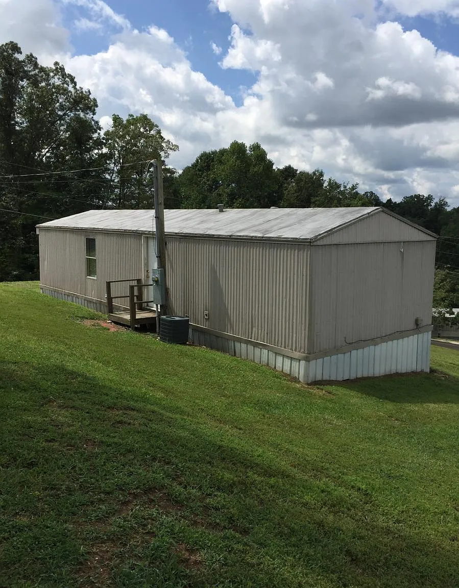 2 bed, 896 sqft, $900 — Photo 1