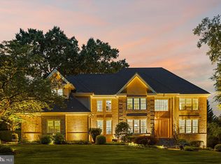 12308 Country Ridge Ln, Fairfax, VA 22033