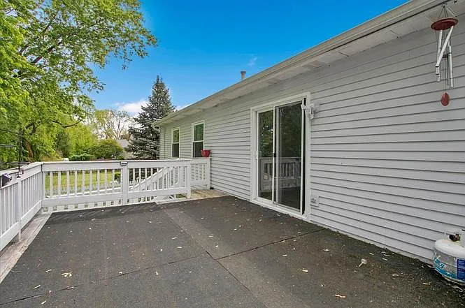 2080 Maplewood Cir — Photo 41
