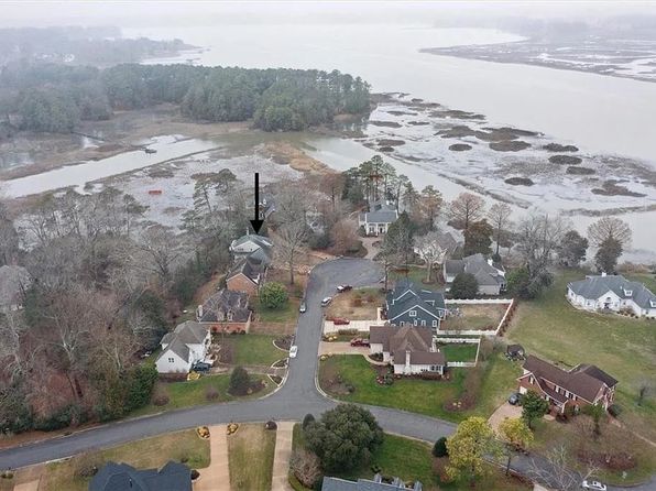 107 Watch Harbour Cir, Smithfield, VA 23430