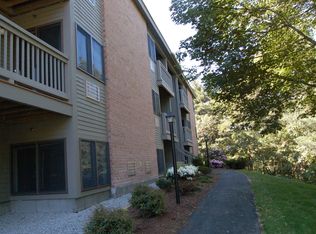 102 Queen Anne Ct APT 25, Weymouth, MA 02189