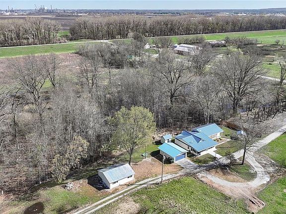 4th image of 3961 Harrington Ln