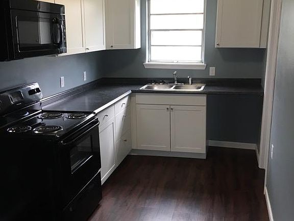 2nd image of 100 1/2 E Maggie St