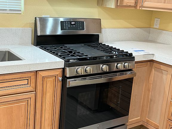 5th image of 2318 Bassler St APT C