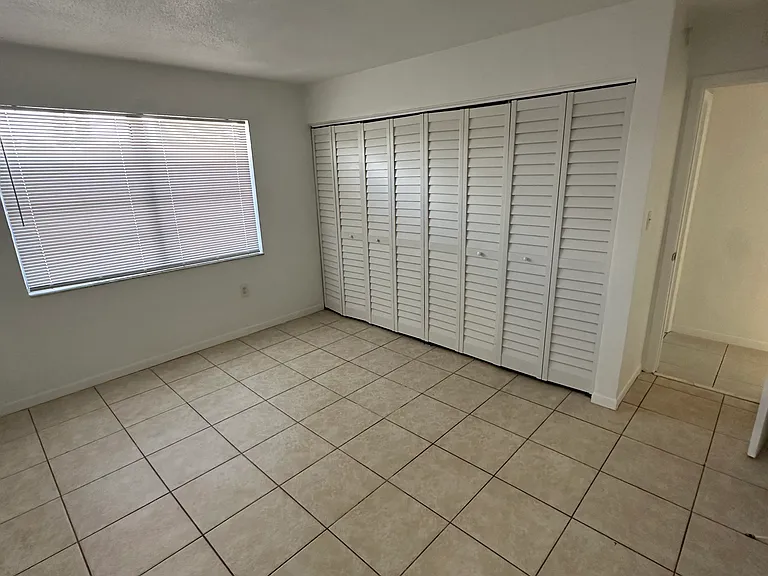 619 Sally Ln #4 — Photo 5