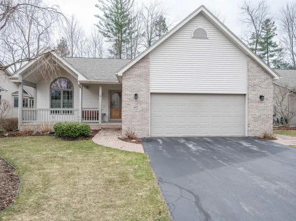 605 Lakeside Cir, Midland, MI 48640
