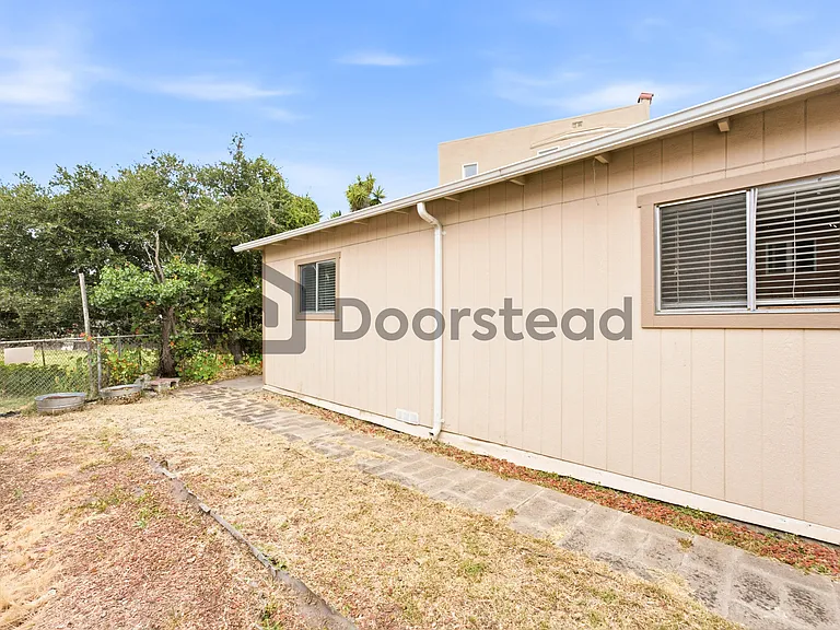 4339 Adeline St #B — Photo 29