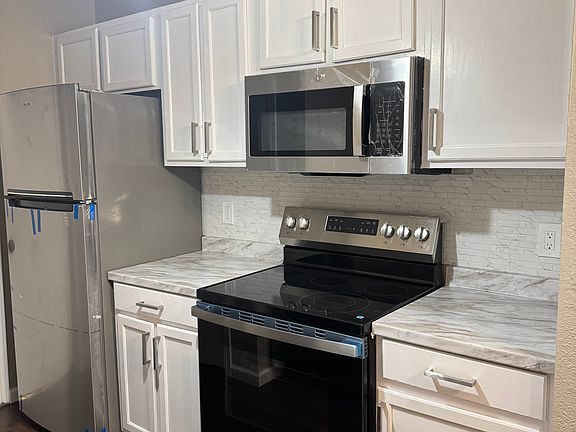 2nd image of 6101 Parkwood Dr #A