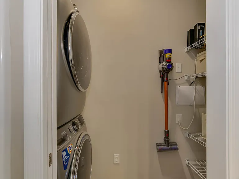 1104 Union Pacific Way — Photo 24