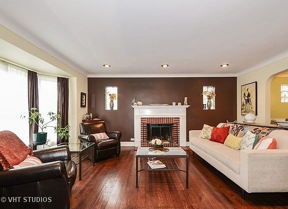 2nd image of 6644 N Drake Ave