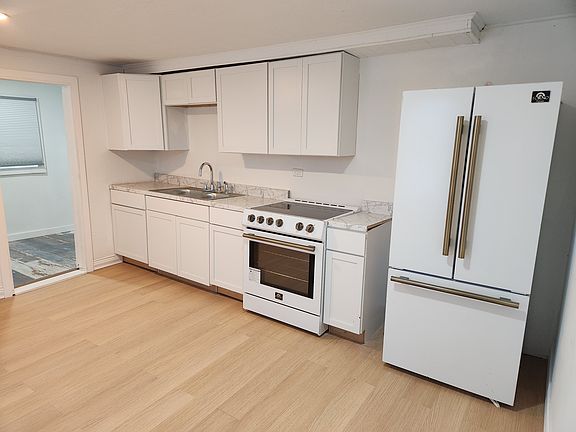 Kitchen/Laundry