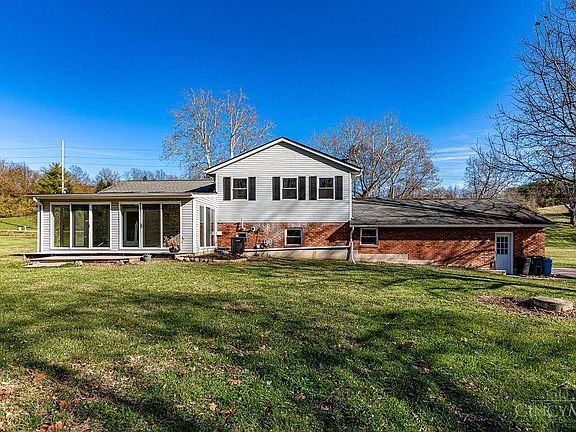 4th image of 4581 California Rd