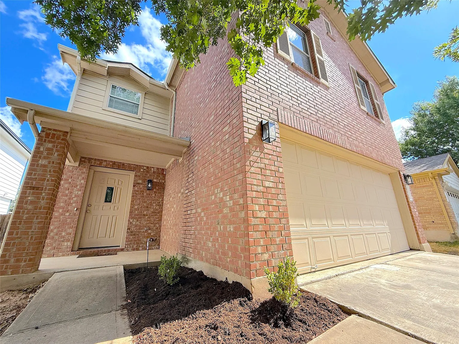 3 bed, 2.5 bath, 1659 sqft, $1,850 — Photo 3