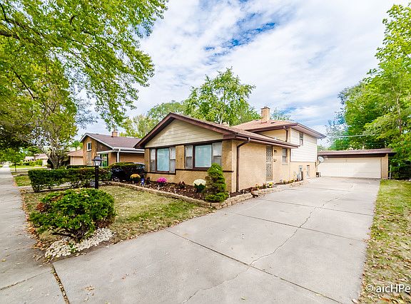 3rd image of 15241 Diekman Ct
