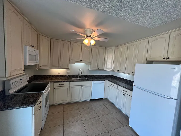 545 Chestnut Ave #101 — Photo 7
