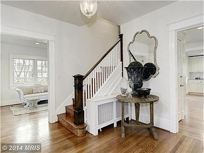 Gracios foyer sets the tone