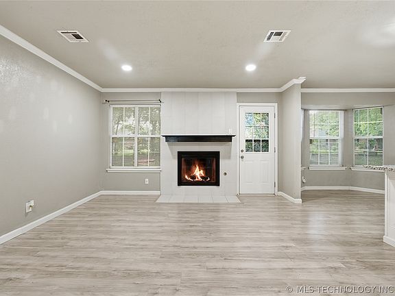 5th image of 514 W 148th St S