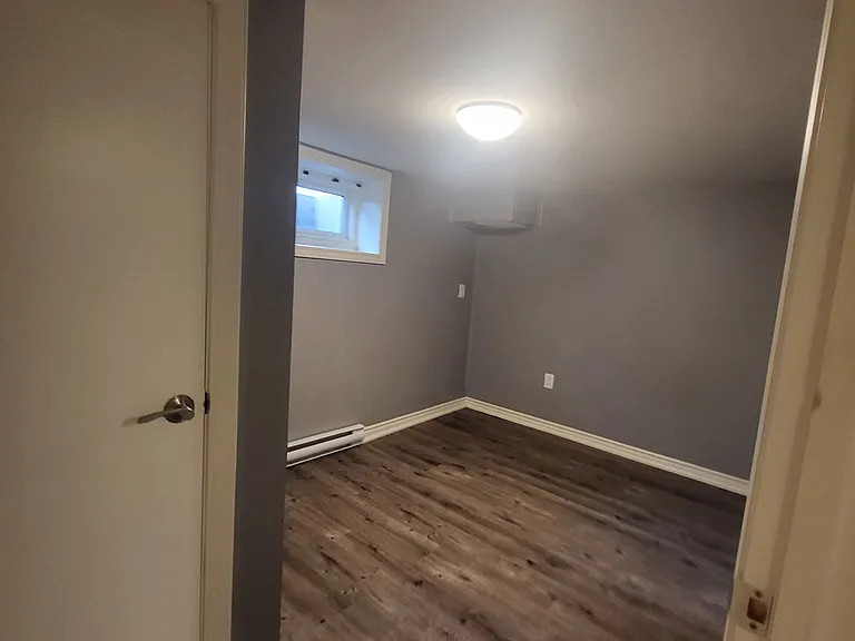 1 Wychwood Rd #BASEMENT — Photo 12