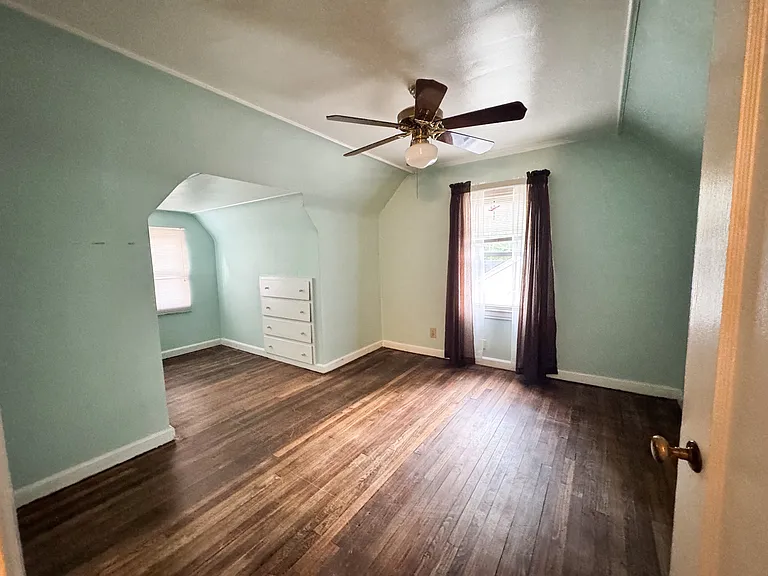 3105 E Cherry St — Photo 8