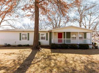 102 E 6th Ave, Caney, KS 67333