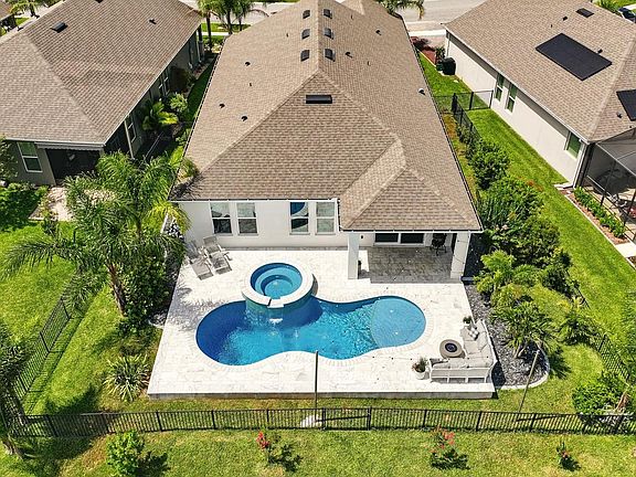 2nd image of 3019 Borassus Dr