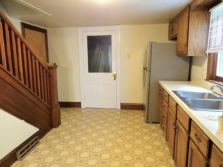 46 W Main St — Photo 8