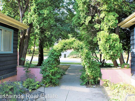 5th image of 2605 E Court St #A