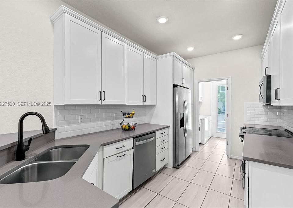 1st image of 1190 Eucalyptus Dr Unit 1